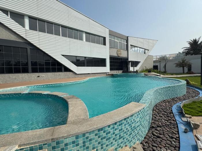 shoreland leisure stays