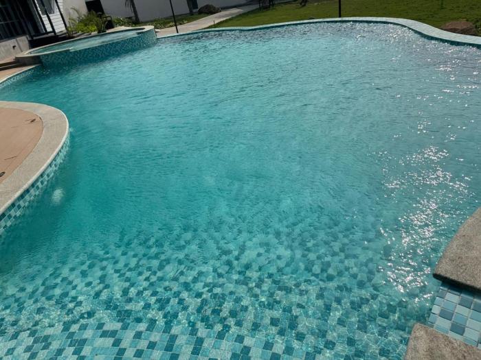 shoreland leisure stays