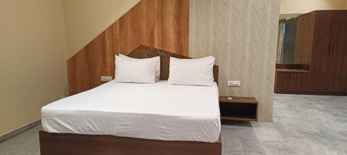 shoreland leisure stays