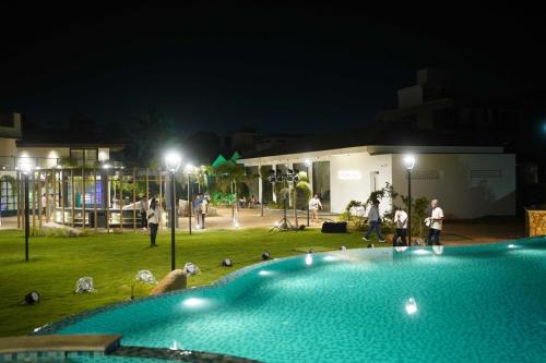 shoreland leisure stays