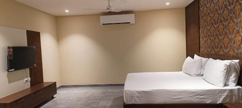 shoreland leisure stays