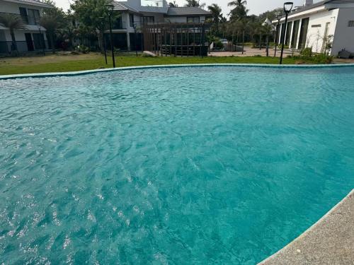 shoreland leisure stays