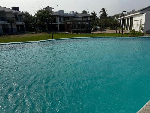 shoreland leisure stays