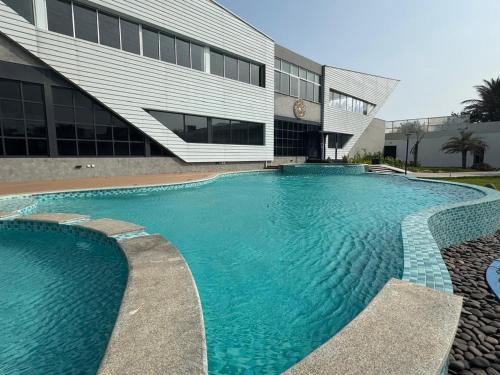 shoreland leisure stays