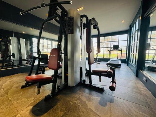 shoreland leisure stays