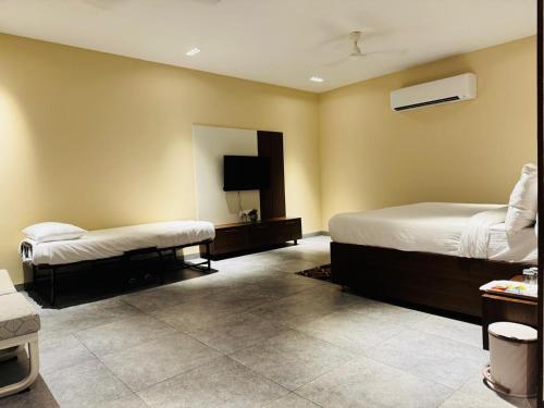 shoreland leisure stays