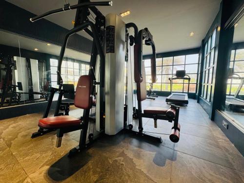 shoreland leisure stays