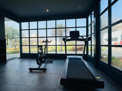 shoreland leisure stays