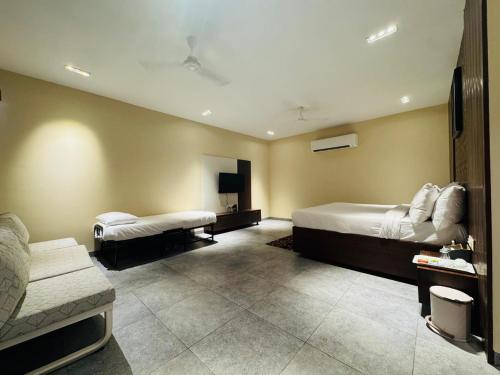 shoreland leisure stays