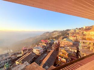 hotel aristocrat darjeeling by baizus