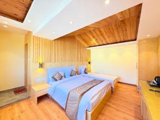 hotel aristocrat darjeeling by baizus