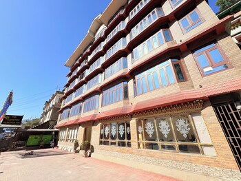 hotel gangtok heritage inn by baizus