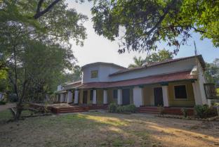 maharaja kothi resort bandhavgarh