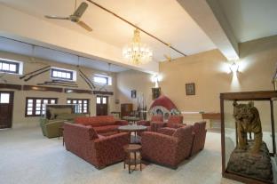 maharaja kothi resort bandhavgarh