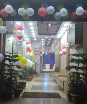 Hotel Rajawat Vidisha,,2 star