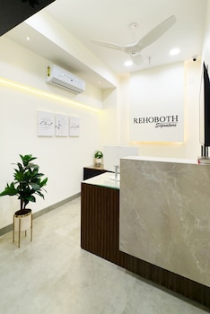 Rehoboth Signature Luxury Stay,,2 star