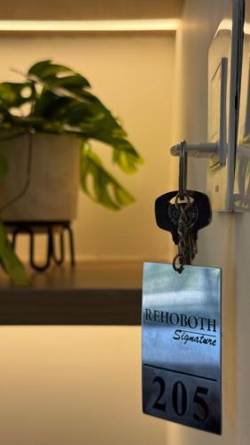 rehoboth signature luxury stay
