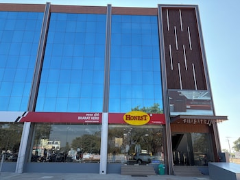 bharat inn hotel and restaurant