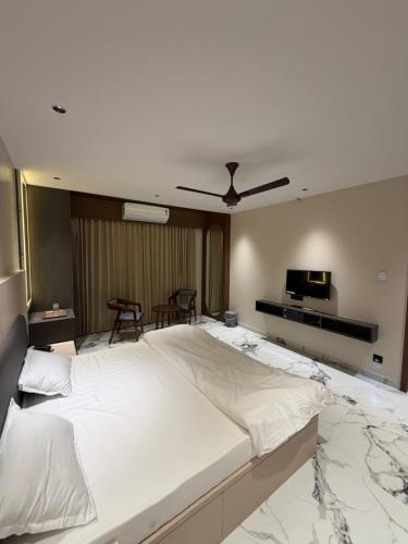 bharat inn hotel and restaurant