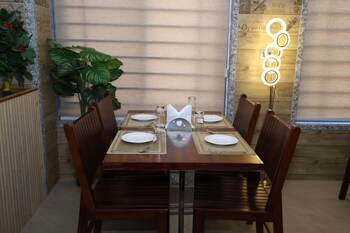 Royal Greens,,3 star