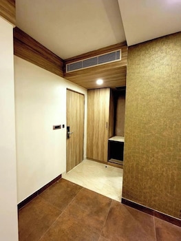 Hotel Grand Tushar Elegant,,3 star