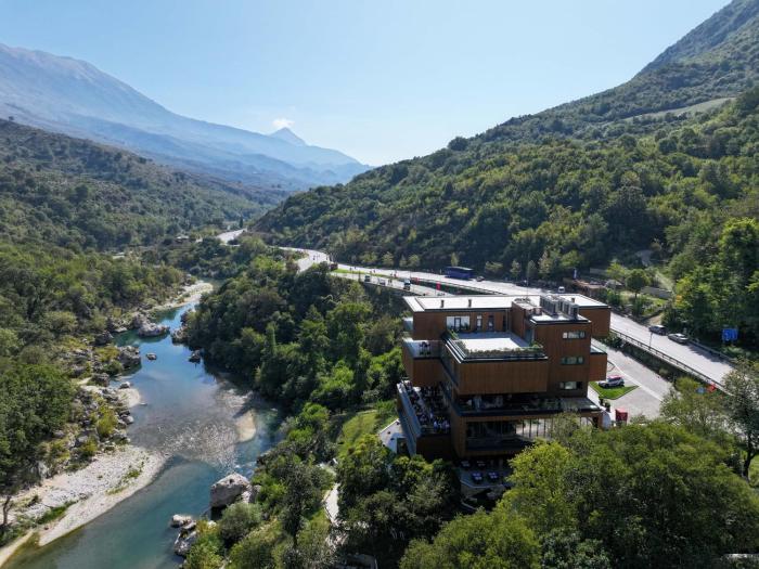 hotel uji ftohte tepelene