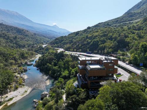 hotel uji ftohte tepelene