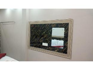 dhamstay hotel srikhetra palace near golden beach