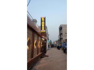 dhamstay hotel srikhetra palace near golden beach