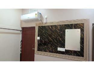 dhamstay hotel srikhetra palace near golden beach