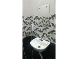 dhamstay hotel srikhetra palace near golden beach