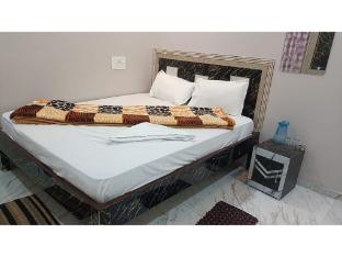 dhamstay hotel srikhetra palace near golden beach
