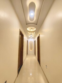 Hotel Vistara,,2 star