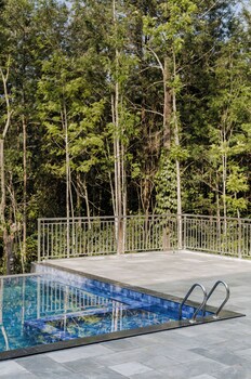 Samarya Chikkamagaluru,,2 star