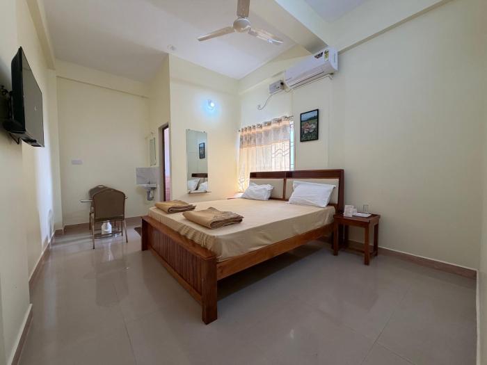 swarna deluxe lodge