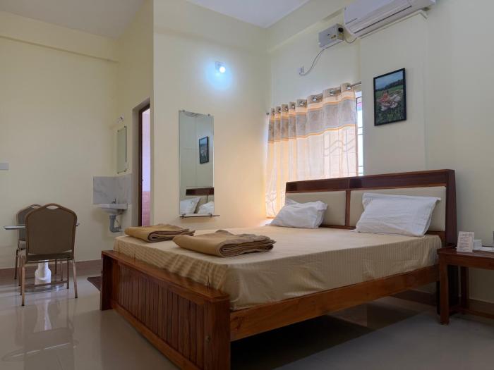 swarna deluxe lodge