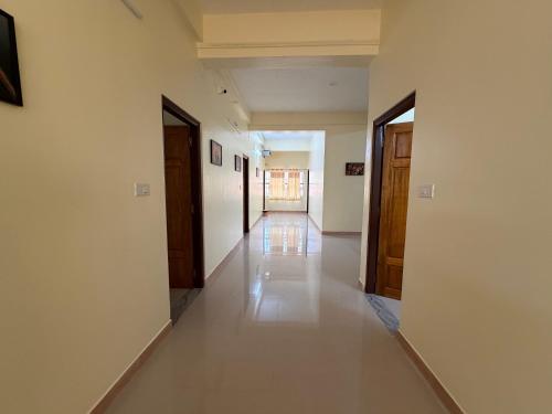 swarna deluxe lodge