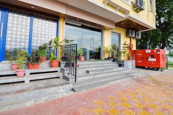 hotel maanvad garh by keshav residency