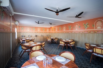 hotel indiana hitech city