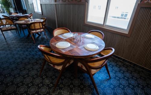 hotel indiana hitech city