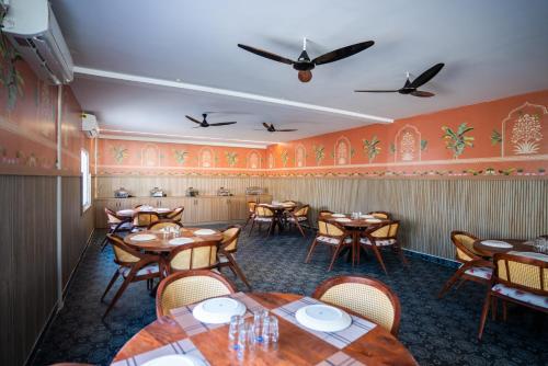 hotel indiana hitech city