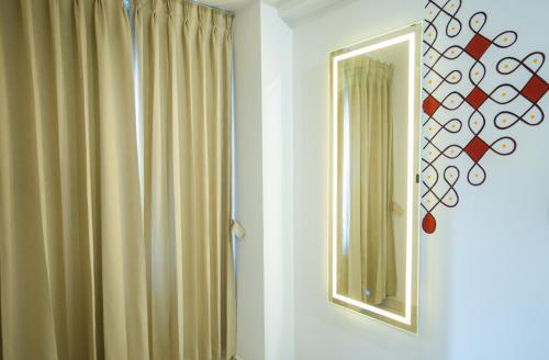 hotel indiana hitech city