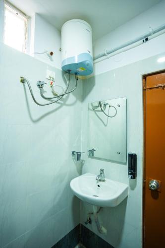 hotel indiana hitech city