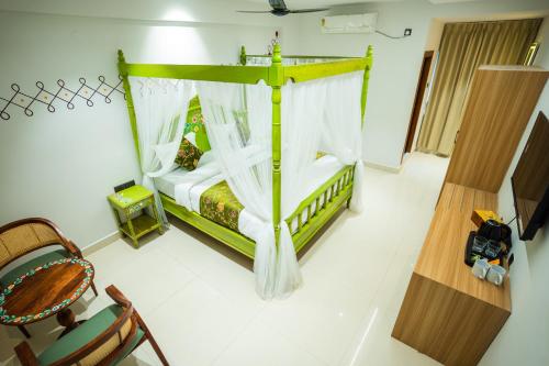 hotel indiana hitech city