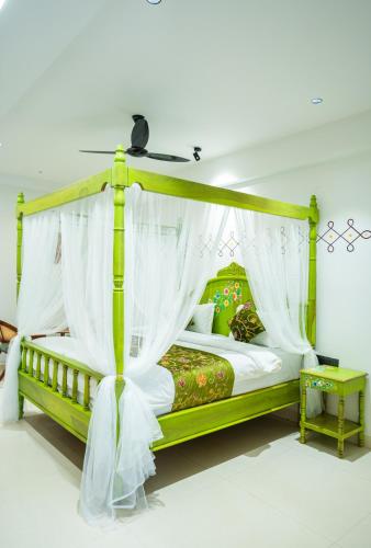 hotel indiana hitech city