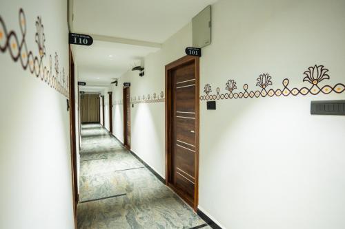 hotel indiana hitech city