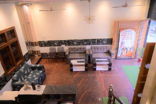 kaka paying guest house