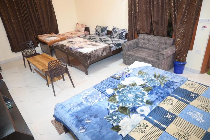 kaka paying guest house
