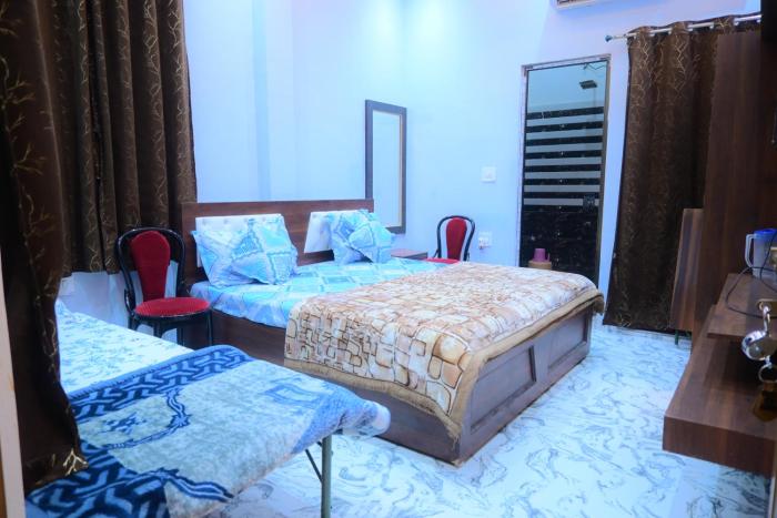 kaka paying guest house