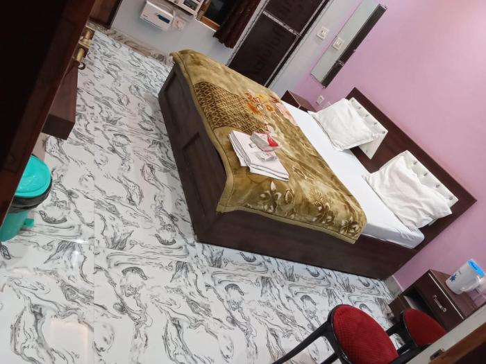 kaka paying guest house